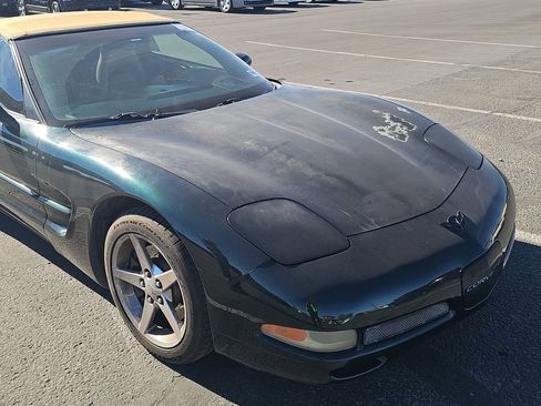 Used 2001 Chevrolet Corvette image 1