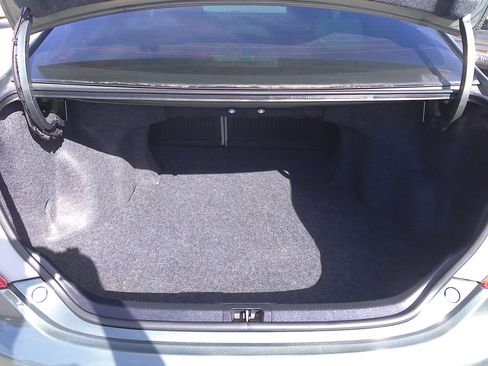 Used 2012 Toyota Camry LE image 13