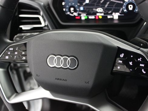 Used 2024 Audi Q4 e-tron Premium Plus image 21