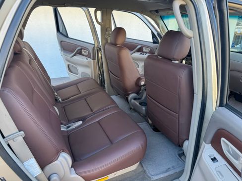 Used 2005 Toyota Sequoia SR5 image 27