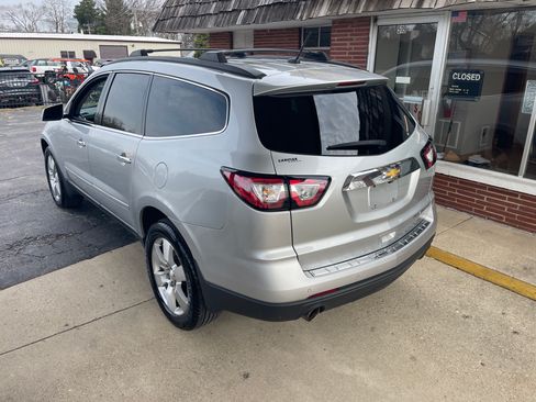 Used 2015 Chevrolet Traverse LTZ image 2