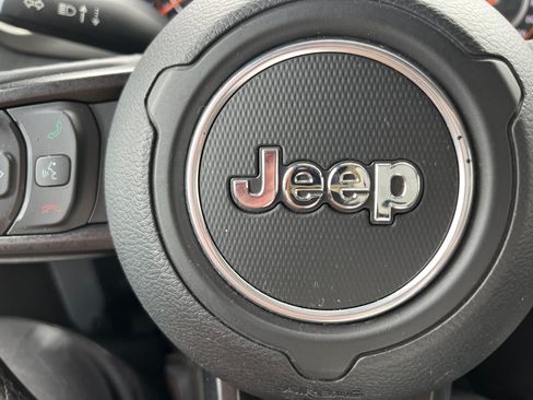 Used 2019 Jeep Wrangler Sport S image 5