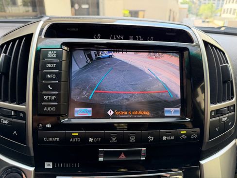 Used 2013 Toyota Land Cruiser image 29