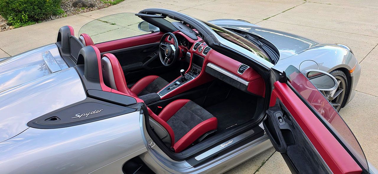Used 2016 Porsche Boxster Spyder RWD image 48