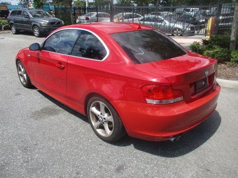 Used 2009 BMW 128i image 4