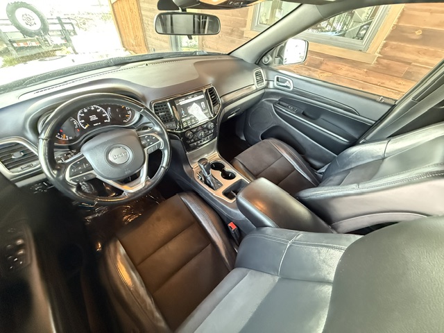 Used 2021 Jeep Grand Cherokee 4WD Laredo image 15