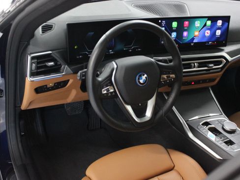 Used 2023 BMW i4 eDrive35 image 16