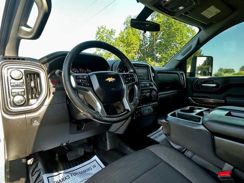 Used 2022 Chevrolet Silverado 3500 4x4 Crew Cab LT image 12