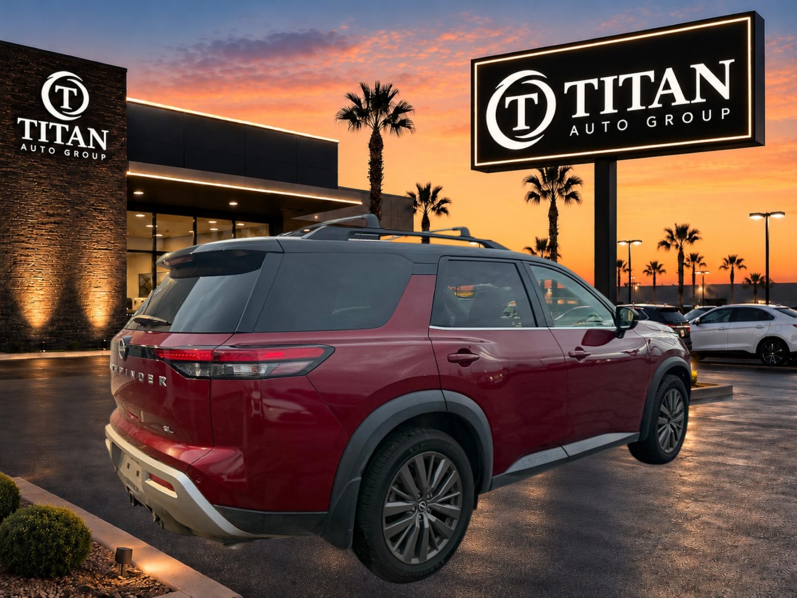 Used 2022 Nissan Pathfinder FWD SL image 2
