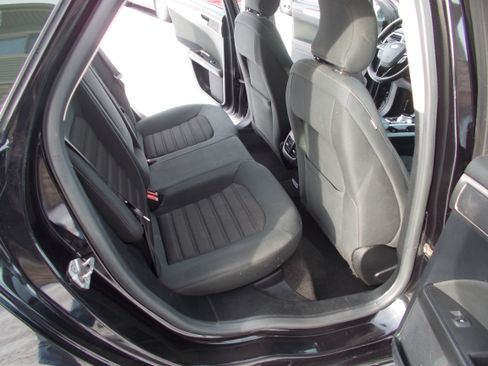 Used 2019 Ford Fusion SE image 13