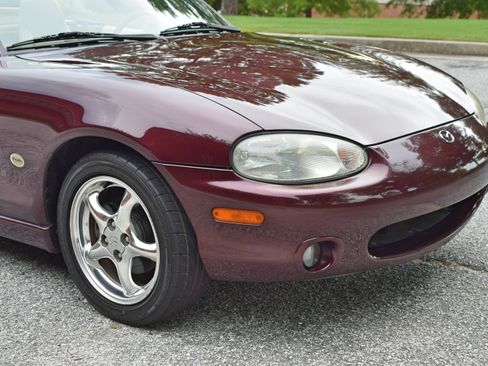 Used 2000 MAZDA MX-5 Miata Special Edition image 15