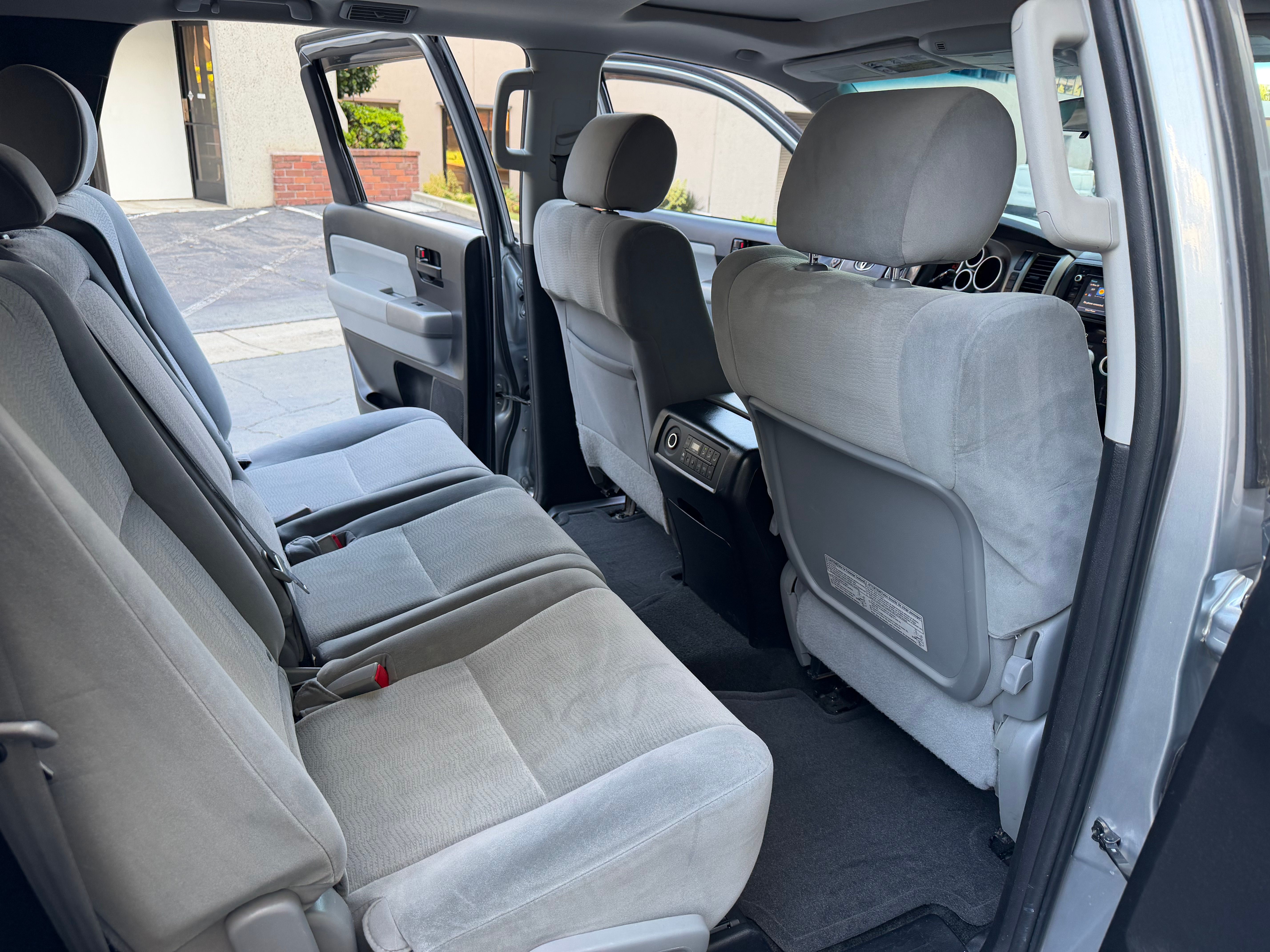 Used 2014 Toyota Sequoia 4WD SR5 image 26