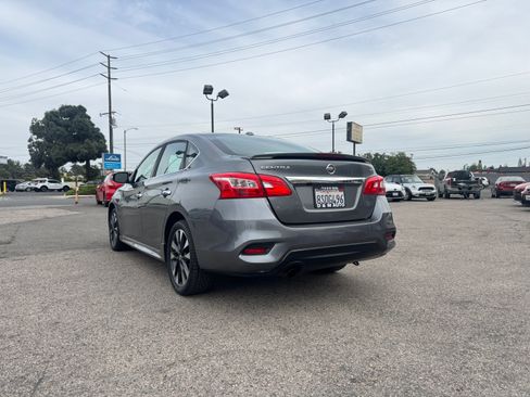 Used 2019 Nissan Sentra SR image 5