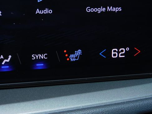 Used 2026 Chevrolet Traverse FWD LT image 6
