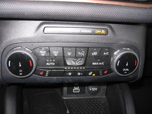 Used 2024 Ford Bronco Sport Badlands image 10