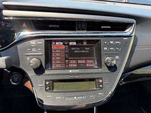 Used 2013 Toyota Avalon Limited FWD image 9