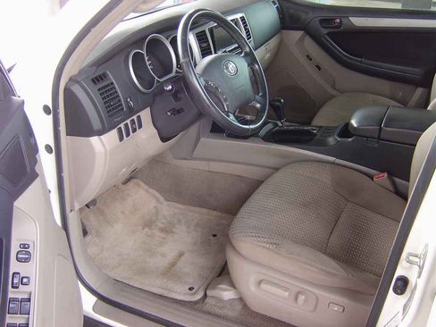 Used 2007 Toyota 4Runner SR5 image 7