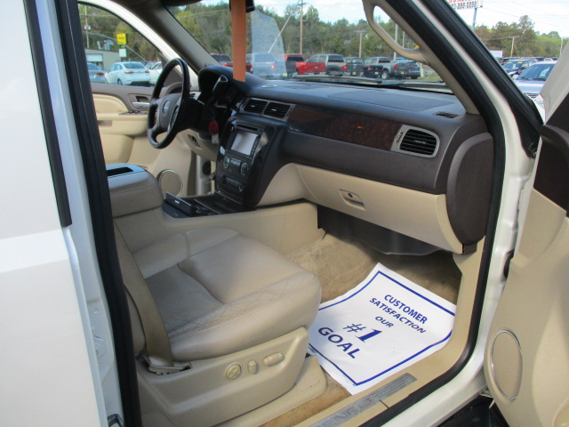 Used 2012 GMC Yukon AWD Denali image 32