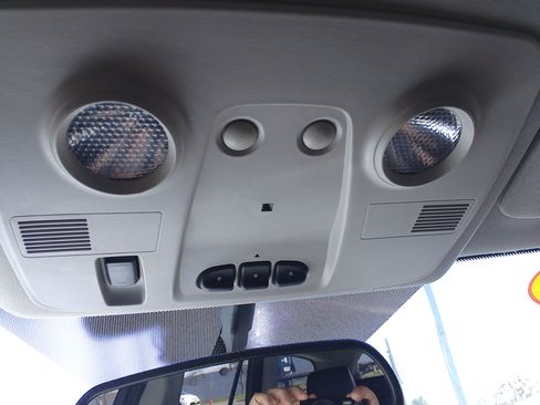 Used 2012 Buick Enclave Premium image 34