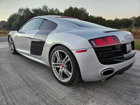 Used 2012 Audi R8 V10 image 5