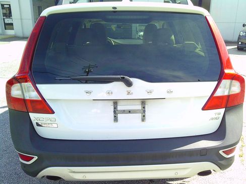 Used 2010 Volvo XC70 T6 AWD image 4
