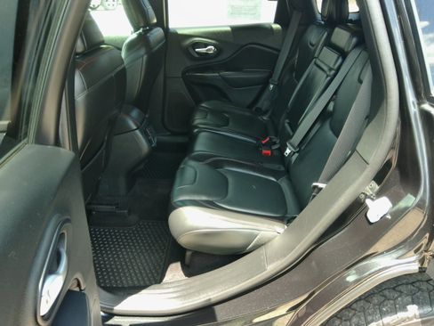 Used 2016 Jeep Cherokee 4WD Trailhawk image 24