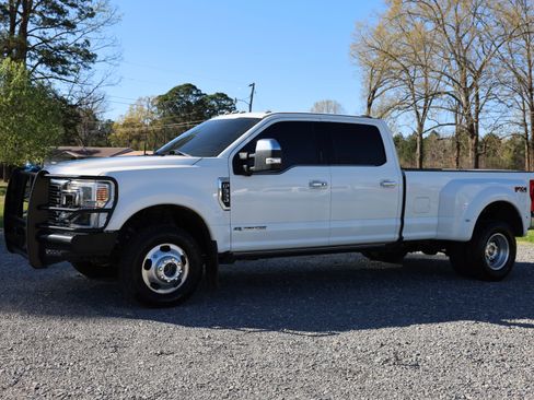 Used 2022 Ford F350 King Ranch image 16