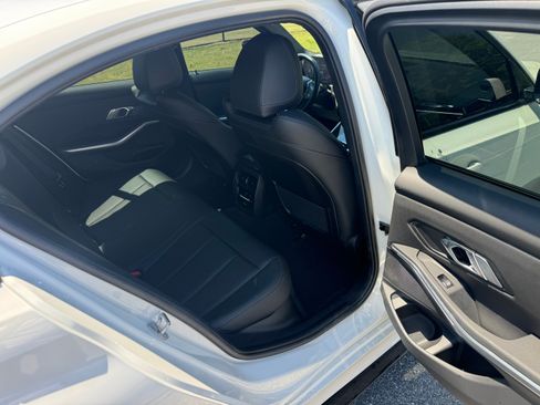 Used 2023 BMW 330i xDrive image 18