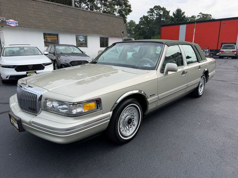 Used 1997 Lincoln Town Car Signature RWD image 44