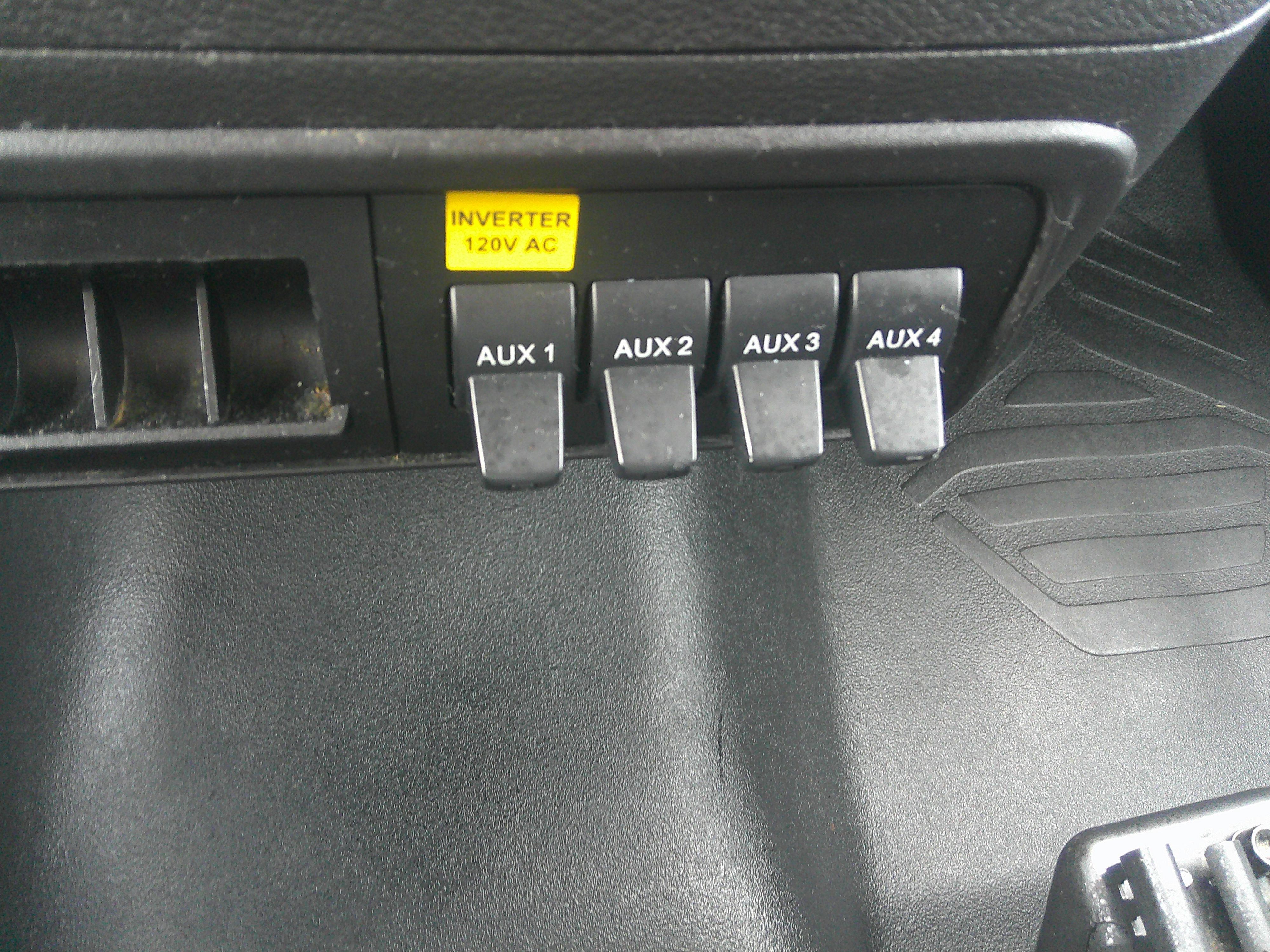 Used 2019 Ford Transit 150 130 Low Roof RWD image 16