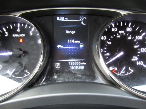 Used 2016 Nissan Rogue SV image 16