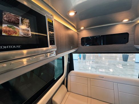 Used 2024 Mercedes-Benz Sprinter 2500 image 22