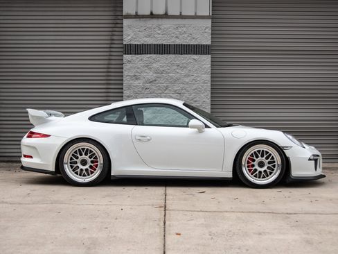 Used 2015 Porsche 911 GT3 image 9