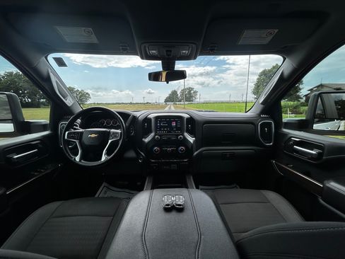 Used 2023 Chevrolet Silverado 2500 4x4 Crew Cab LT image 17