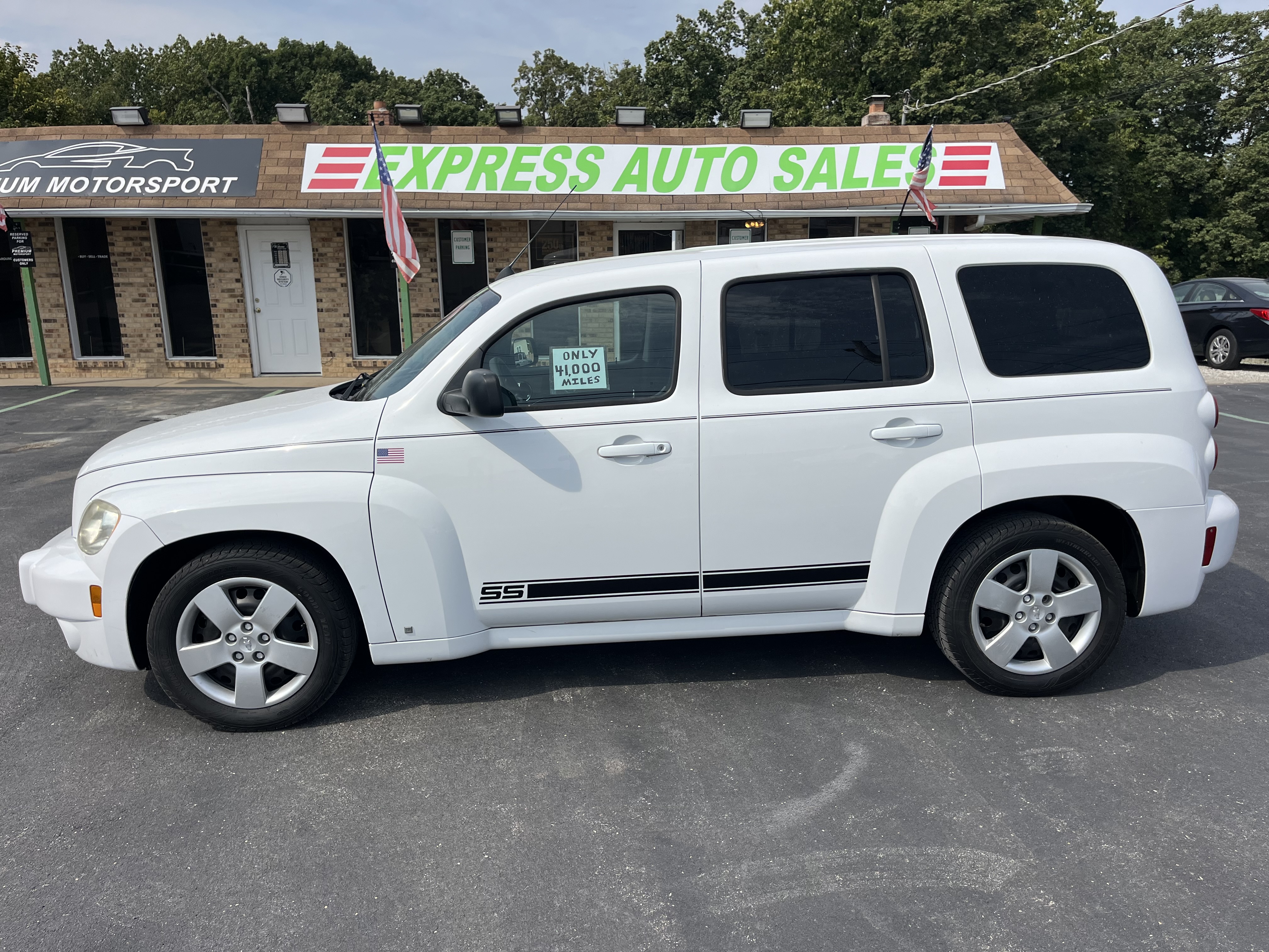 Used 2010 Chevrolet HHR LS FWD image 4