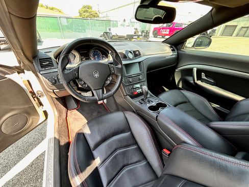 Used 2016 Maserati GranTurismo Sport image 11