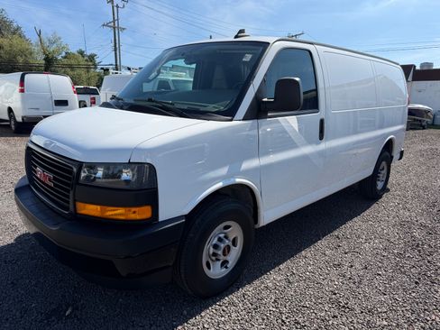 Used 2023 GMC Savana 2500 UNAVAIL RWD image 1