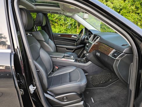 Used 2012 Mercedes-Benz ML 350 BlueTEC 4MATIC image 5