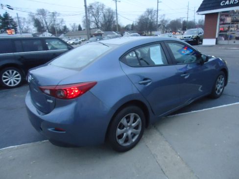Used 2015 MAZDA MAZDA3 i Sport image 11