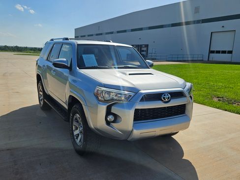 Used 2015 Toyota 4Runner 4WD image 6