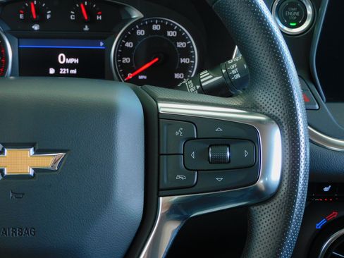 Used 2025 Chevrolet Blazer FWD LT w/ 2LT image 24