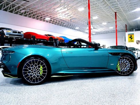 Used 2023 Aston Martin DBS image 15