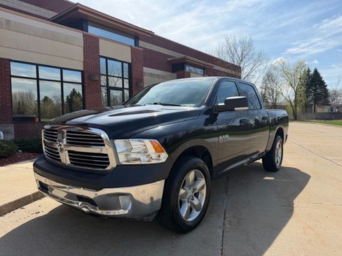 Used 2016 RAM 1500 SLT image 5