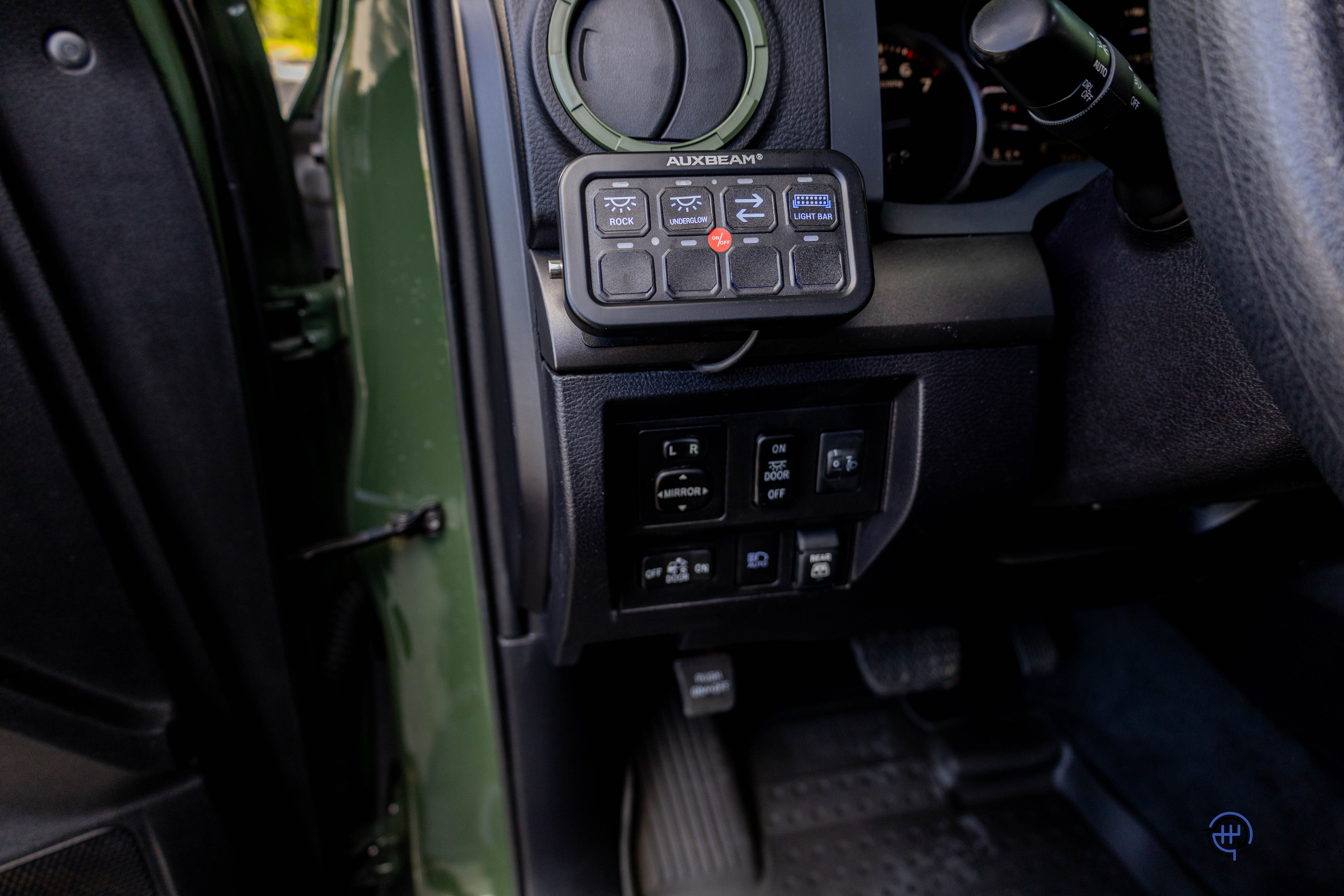 Used 2021 Toyota Tundra 4x4 CrewMax image 32