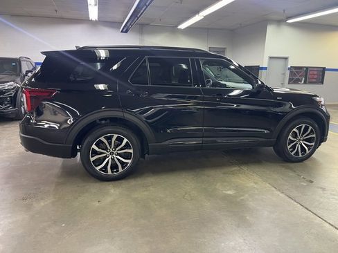 Certified 2022 Ford Explorer ST-Line image 8