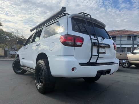 Used 2018 Toyota Sequoia 4WD TRD Sport image 12