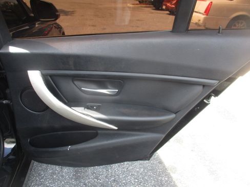 Used 2014 BMW 320i image 10