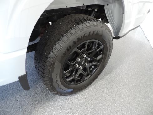Used 2024 Ford F150 XLT AWD/4WD image 18