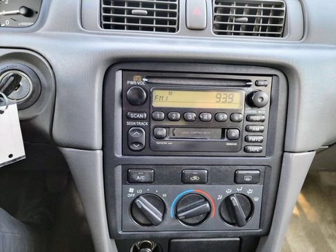Used 2000 Toyota Camry CE FWD image 18