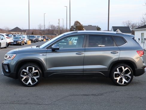 Used 2022 Volkswagen Taos SEL image 5